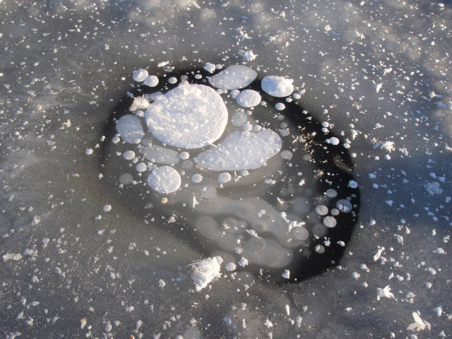Methane Bubbles in the Lakes in Alaska - Best Time