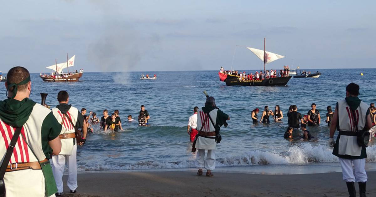 Villajoyosa Moors & Christians Festival in Alicante - Best Time