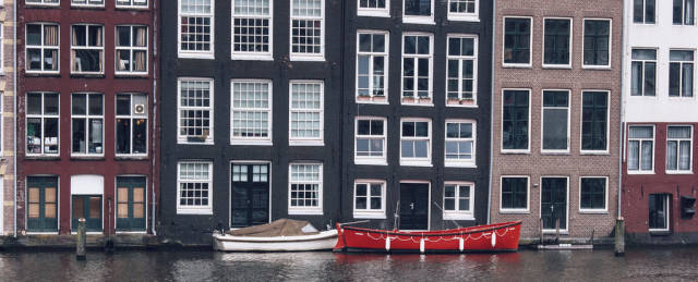 Canal Cruising in Amsterdam - Best Season