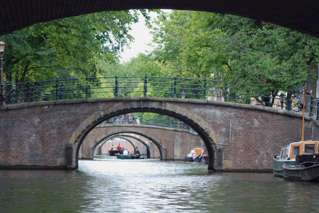Best time for Canal Cruising in Amsterdam