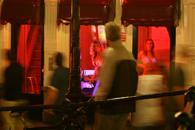 Red Light District in Amsterdam - Best Season
