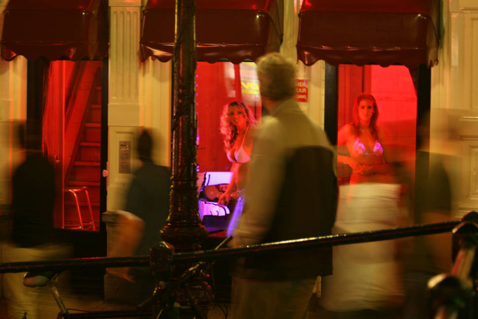 Red Light District in Amsterdam - Best Season