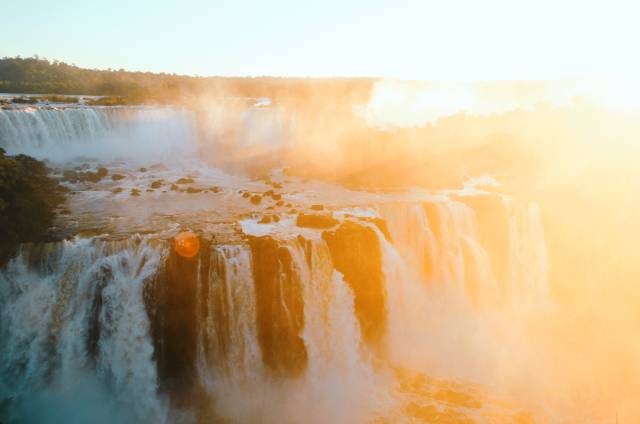 Best time for Iguazu Falls in Argentina