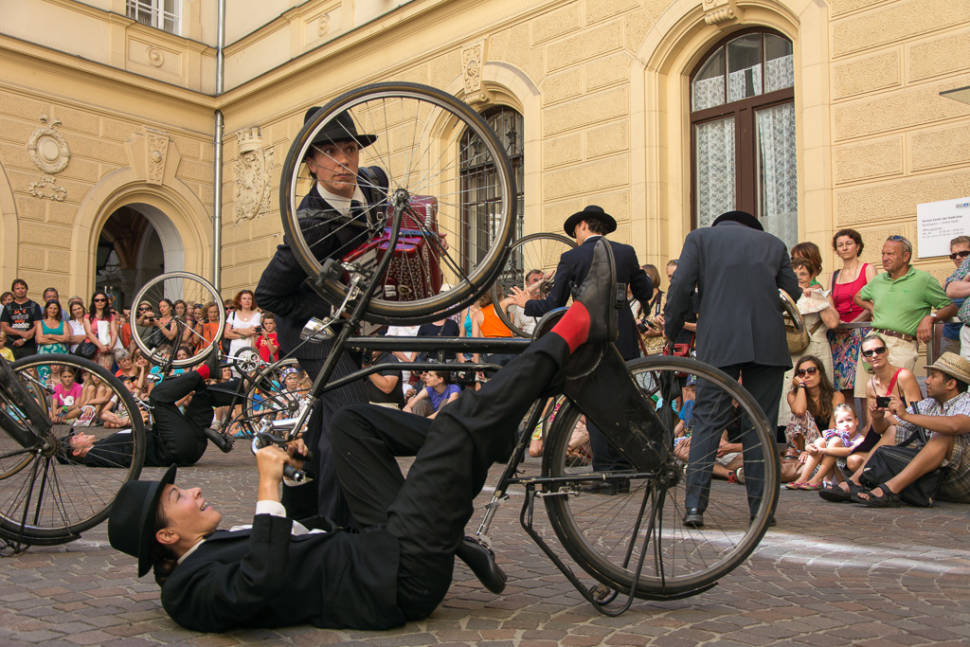 La Strada Street Theatre Festival in Austria - Best Season