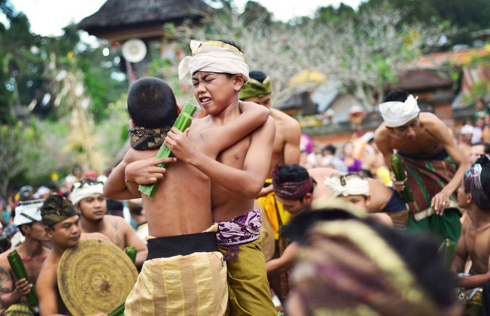 Makare-Kare or Pandan War in Bali - Best Time