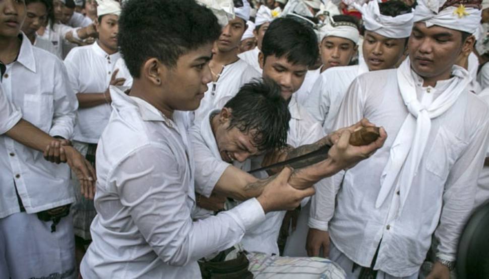 Ngerebong or Ngurek in Bali - Best Time