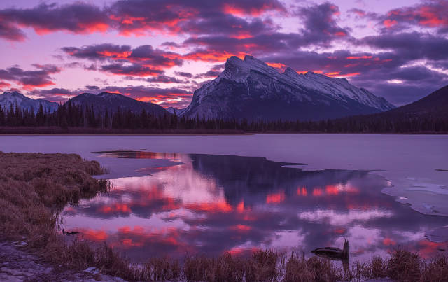 Vermilion Lakes Sunrise & Sunset in Banff & Jasper National Parks - Best Time