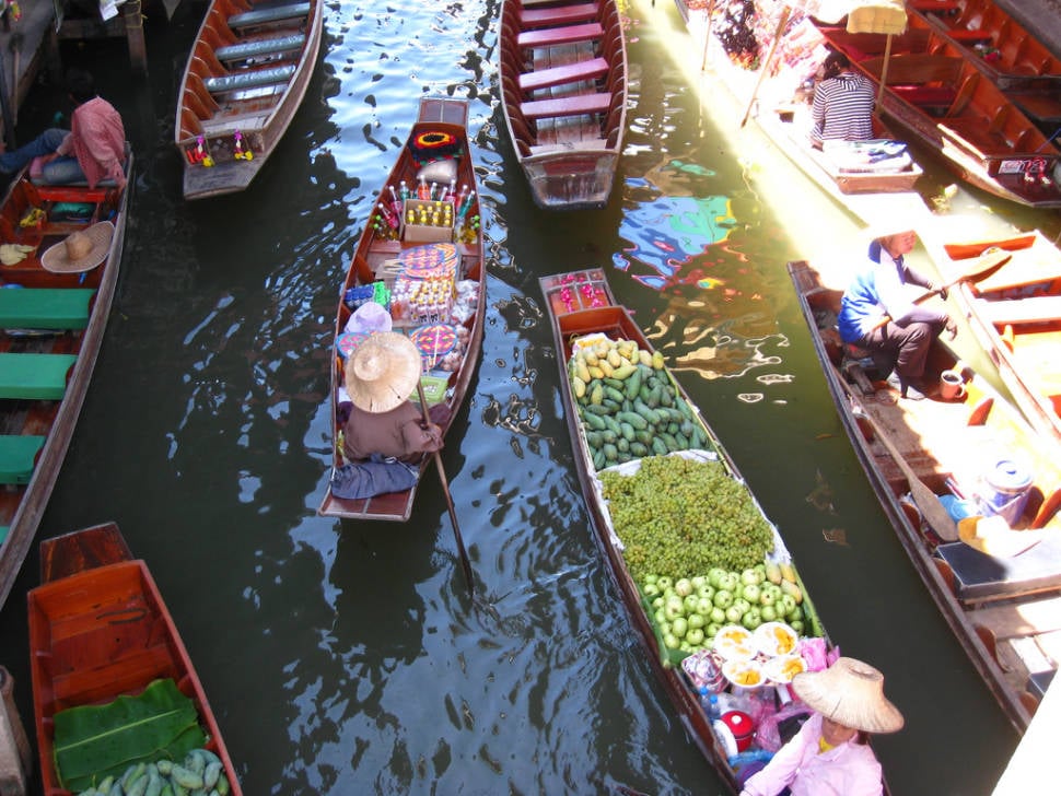 Amphawa floating market