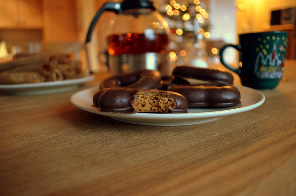 Chocolate-covered lebkuchen