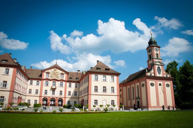Flowers of Mainau Island in Bavaria - Best Season