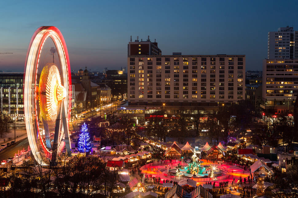 Christmas Market in front of Berlin City Hall