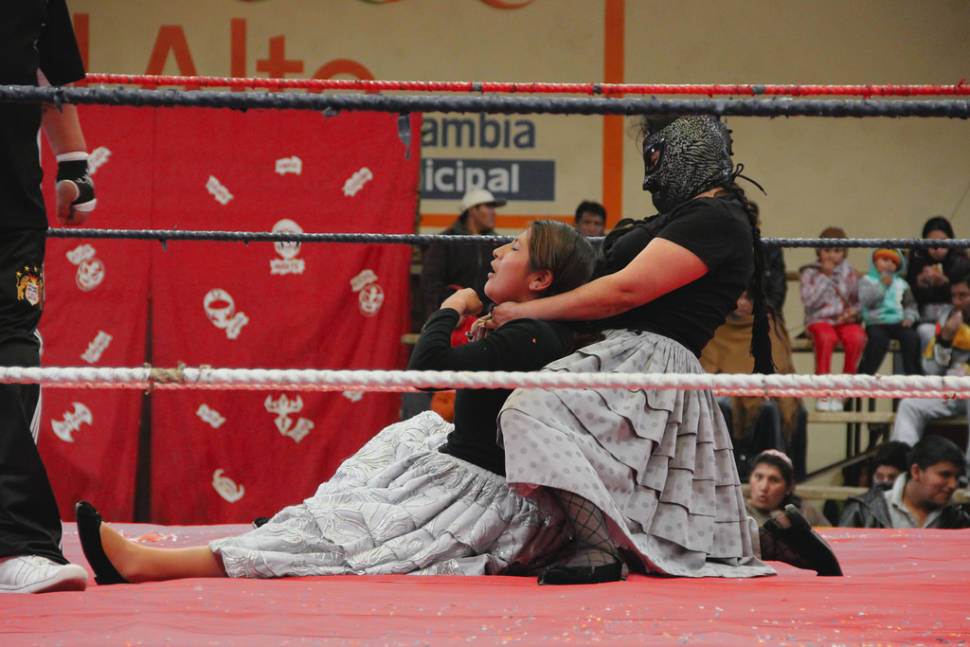 Best time to see Cholita Wrestling in Bolivia