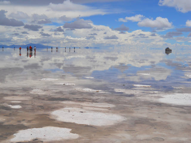 Best time to see Lake at Salt Flats or Salar de Uyuni in Bolivia