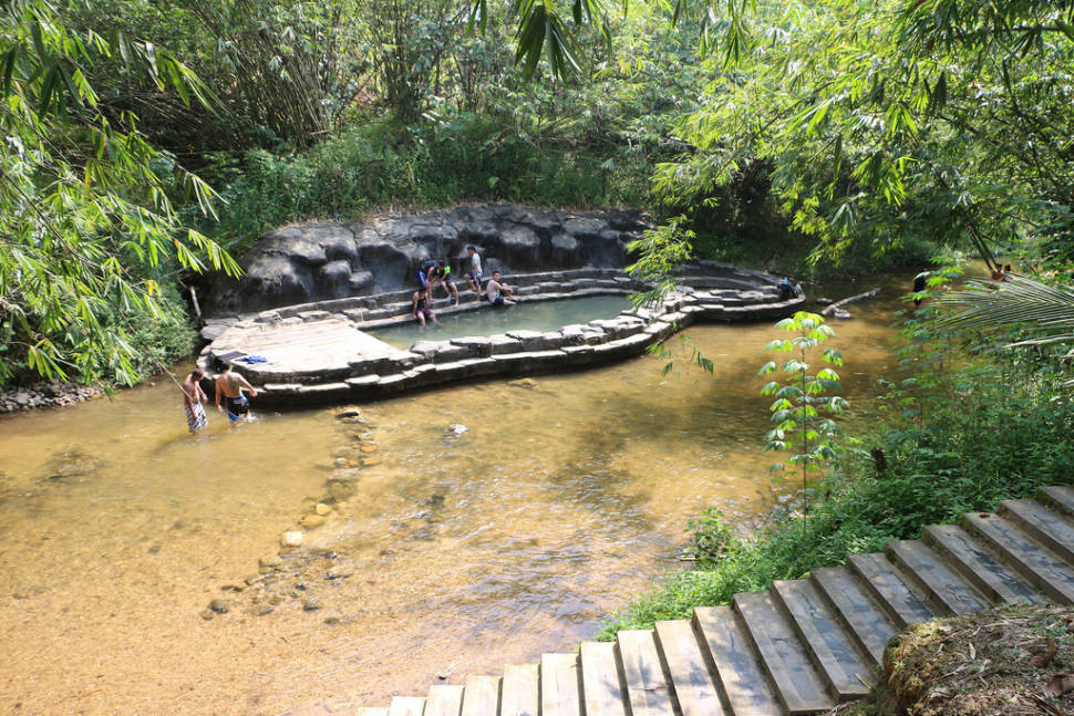 Hot springs near the Annah Rais longhouse
