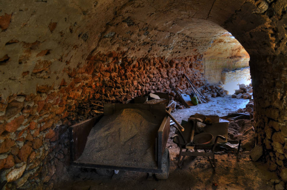 Repairing a hand-dug tunnel