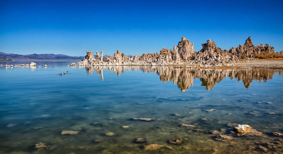 Best time to see Tufa Towers of Mono Lake in California