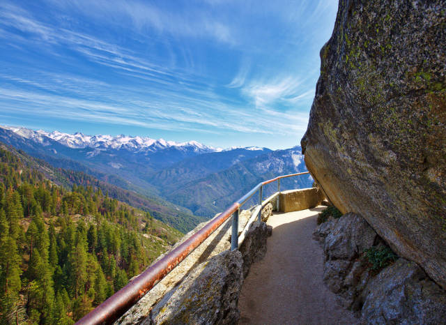 Moro Rock Hike in California - Best Season