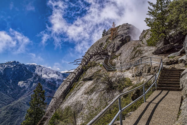 Best time for Moro Rock Hike