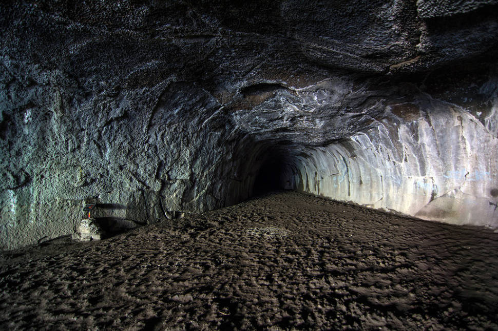 Subway Cave in California - Best Season