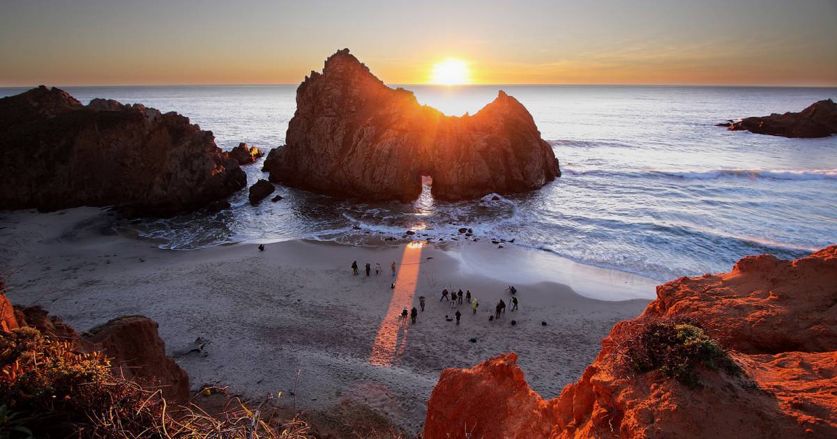 Sunset at Keyhole Arch, Pfeiffer Beach in California - Best Time