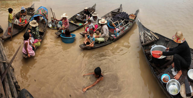 Kampong Phluk Floating Village in Cambodia - Best Season