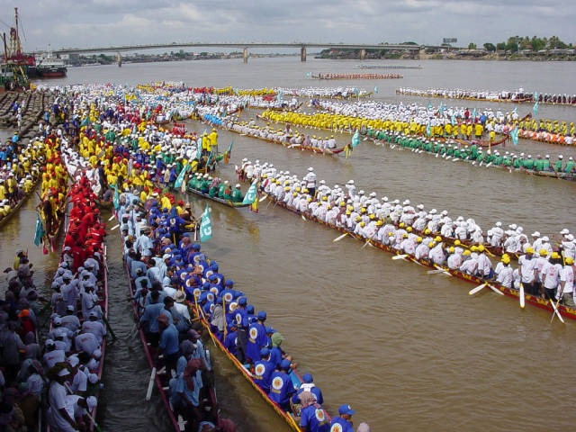 Water Festival or Bon Om Touk in Cambodia - Best Time