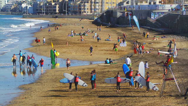 “Surf City” Las Palmas de Gran Canaria La Cicer Playa Las Canteras