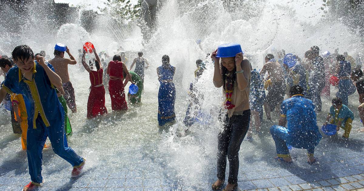 Dai Water Splashing Festival in China - Best Time