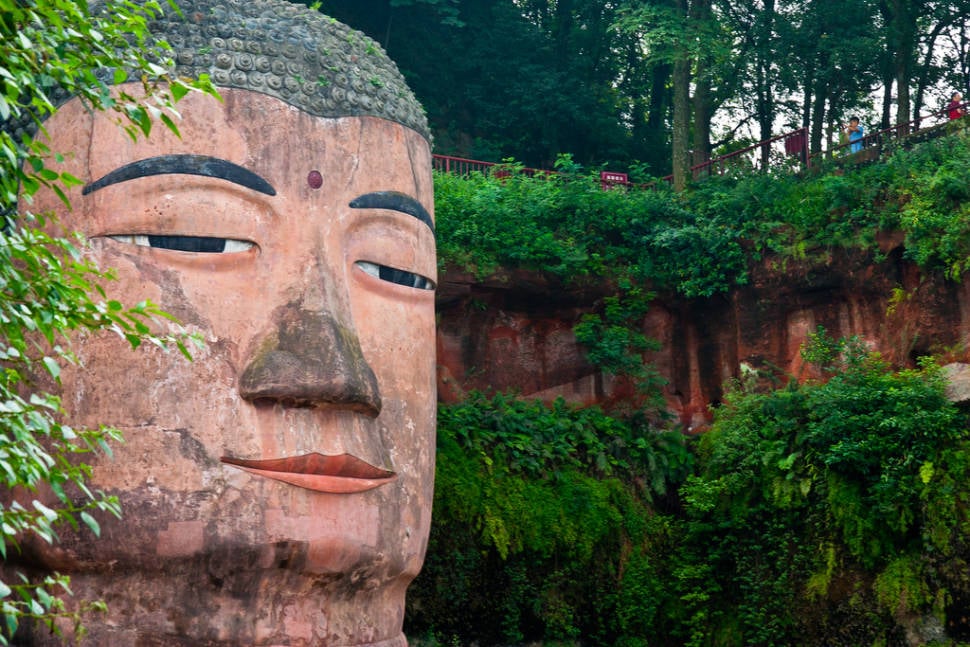 Best time for Leshan Giant Buddha in China