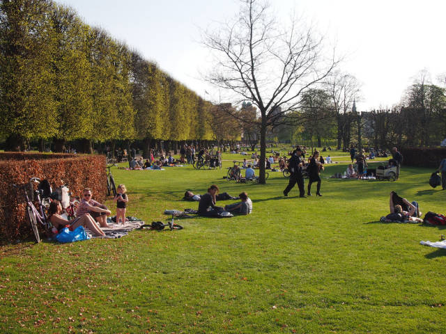 Picnic in the Kongens Have in Copenhagen - Best Season