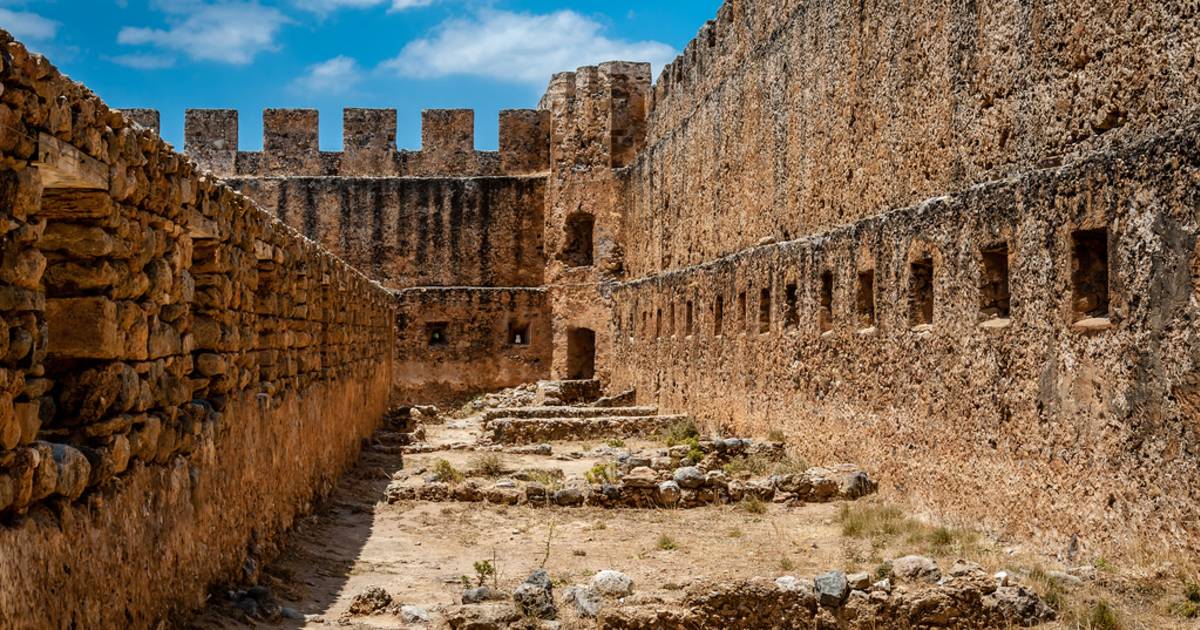 Drosoulites of Frangokastello Castle in Crete - Best Time