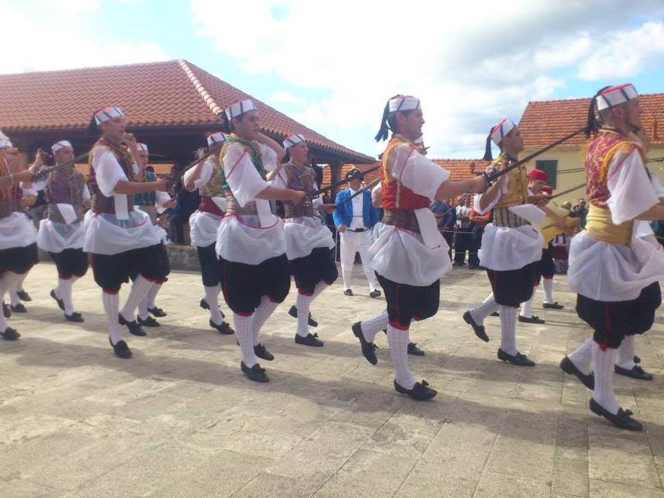 Best time for Kumpanjija Performance in Croatia