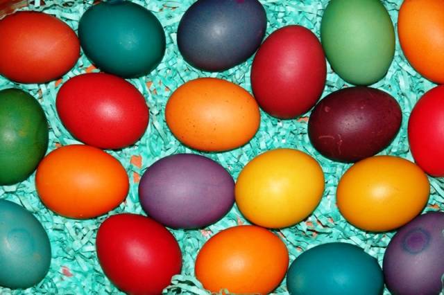 Painting Pisanica or Easter Egg in Croatia - Best Season
