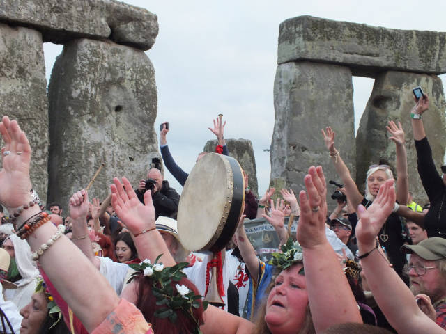 Stonehenge: Solstice and Equinox in England - Best Season