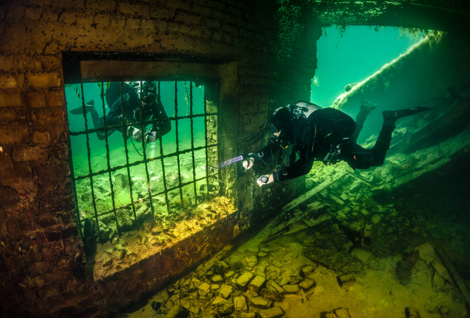 Diving in Rummu Quarry in Estonia - Best Time