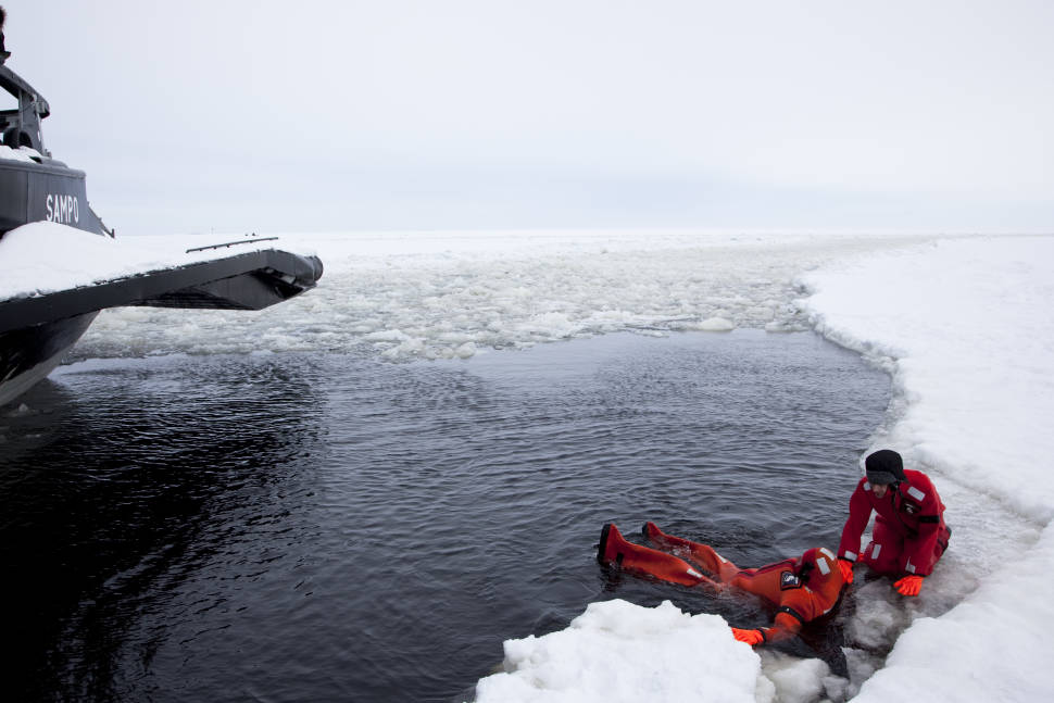 Best time for Icebreaker Cruise and Ice Floating in Finland