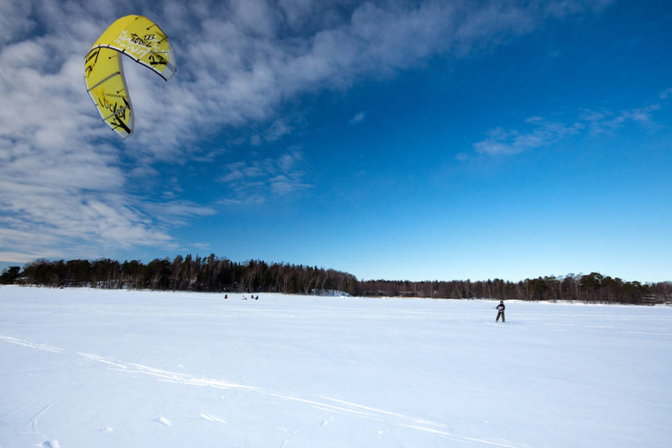 Snowkiting (Kiteskiing) in Finland - Best Season