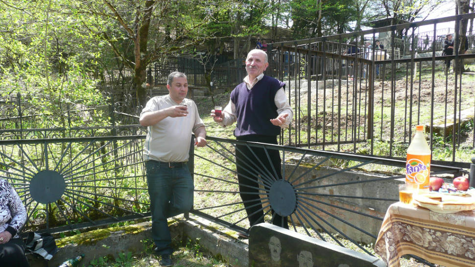 Best time for Dining with the Dead: Georgian Families' Graveyard Feasts in Georgia