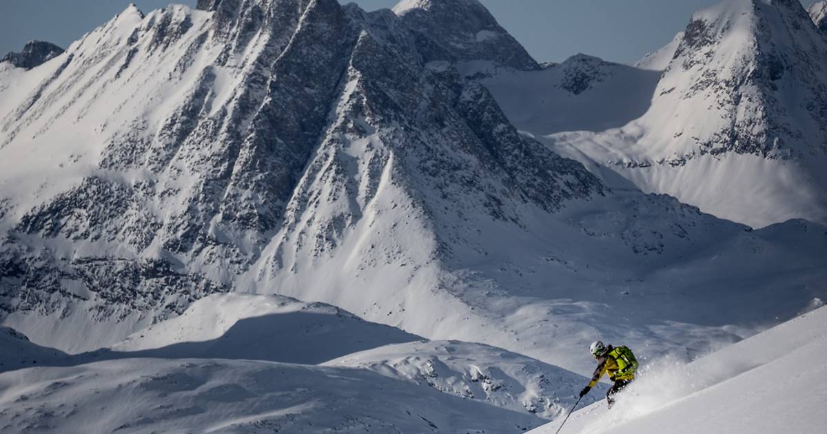 Ski Tours and Heliskiing in Greenland - Best Time