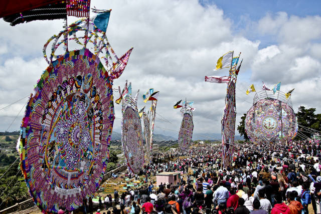 Festival de Barriletes Gigantes or Day of the Dead Kite Festival in Guatemala - Best Time