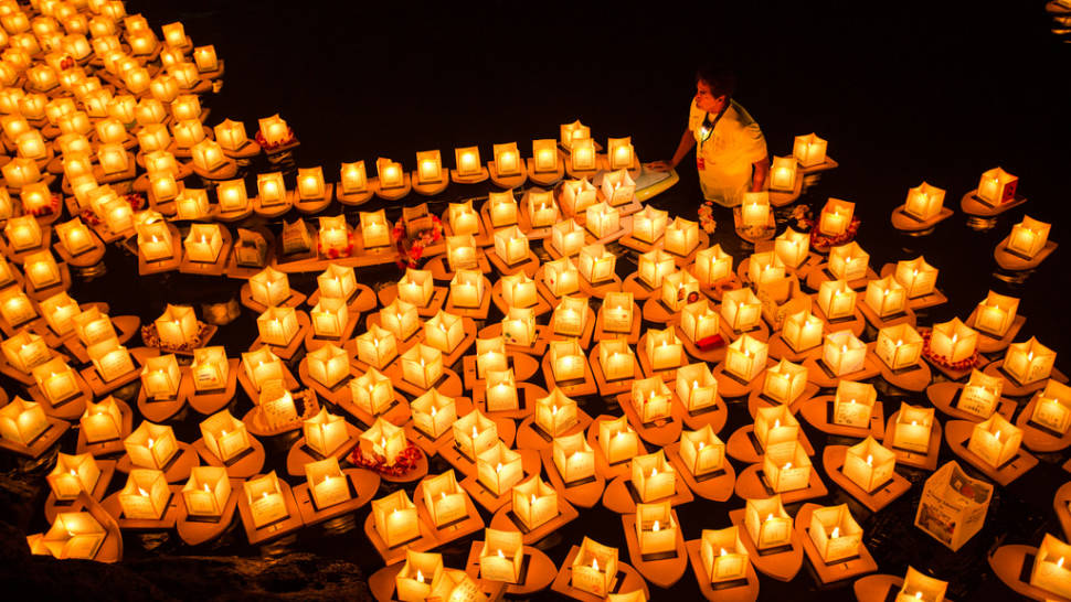 Lantern Floating Hawaii in Hawaii - Best Season