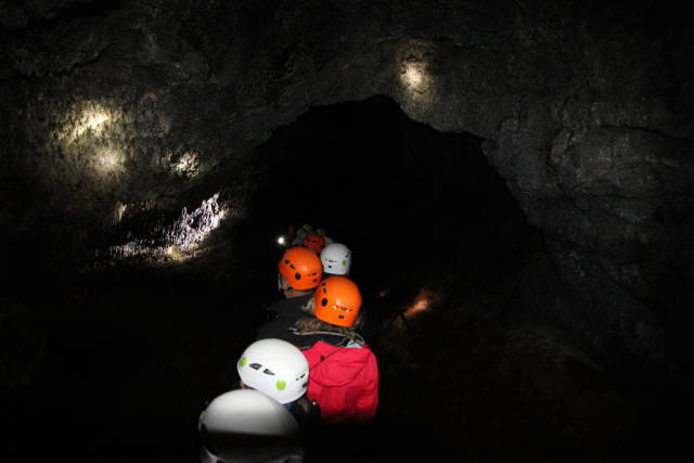 Cavetour in Vatnshellir