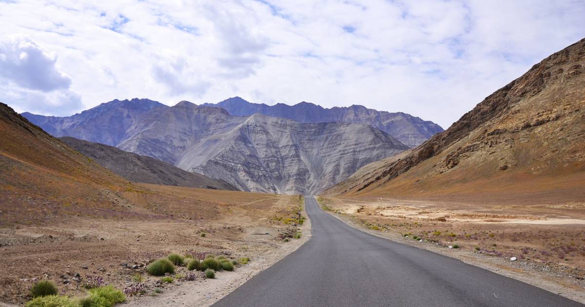 Magnetic Hill in India - Best Time