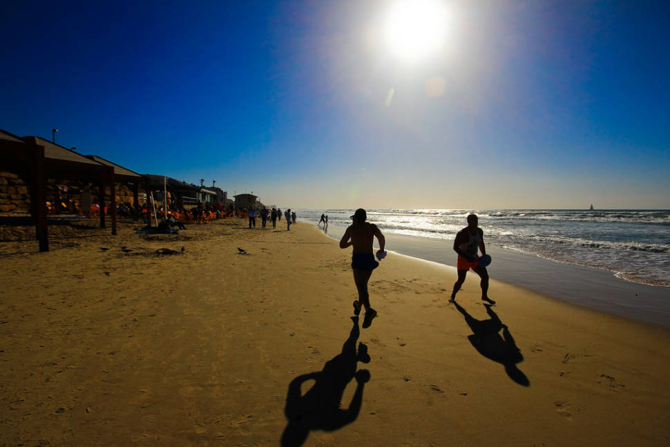 Matkot at one of the Tel-Aviv beaches