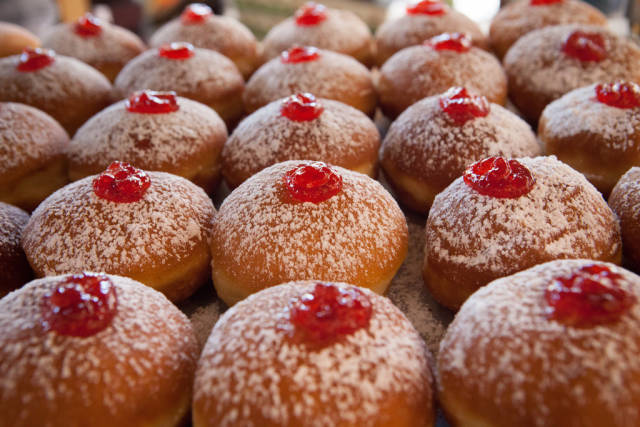 Sufganiyot in Israel - Best Time