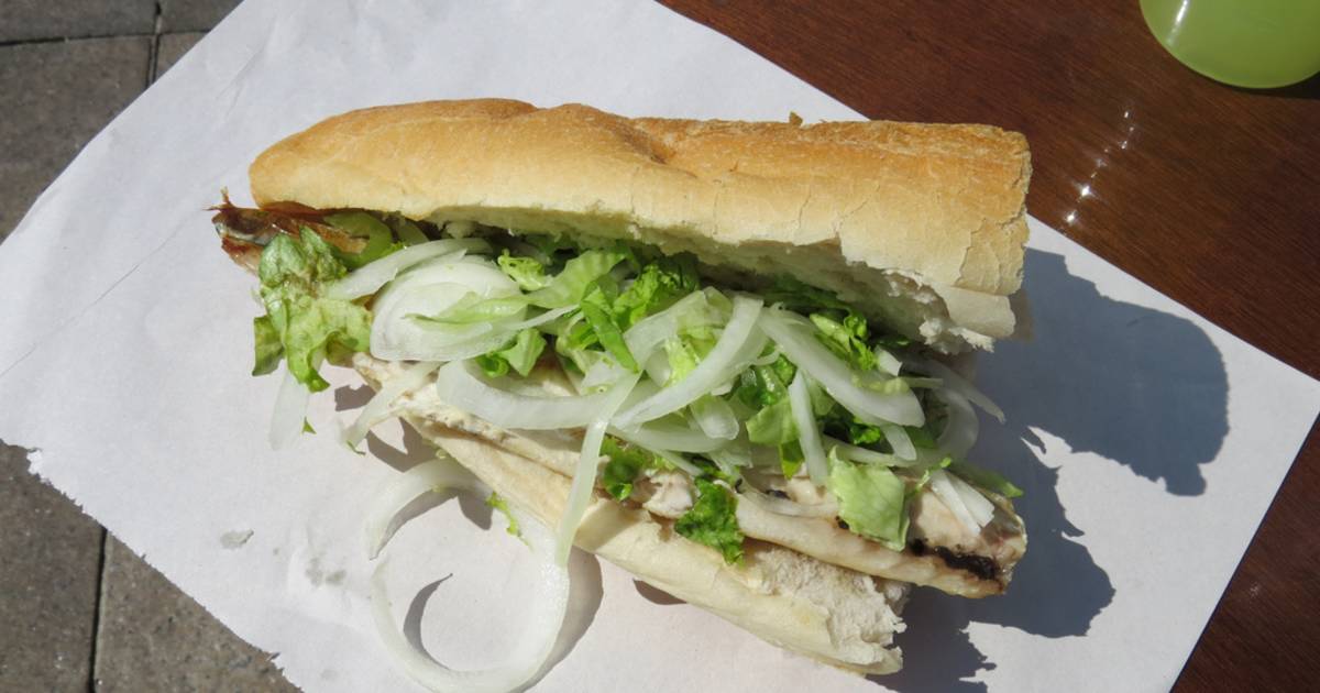 Fish Sandwich (Balık-ekmek) in Istanbul - Best Time
