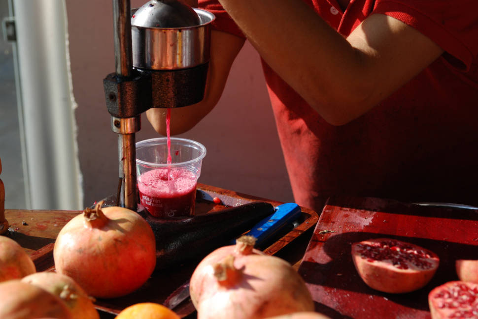 Pomegranate Fresh Juice in Istanbul - Best Season