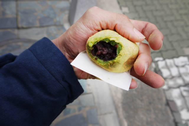 Kusa Mochi in Japan - Best Time