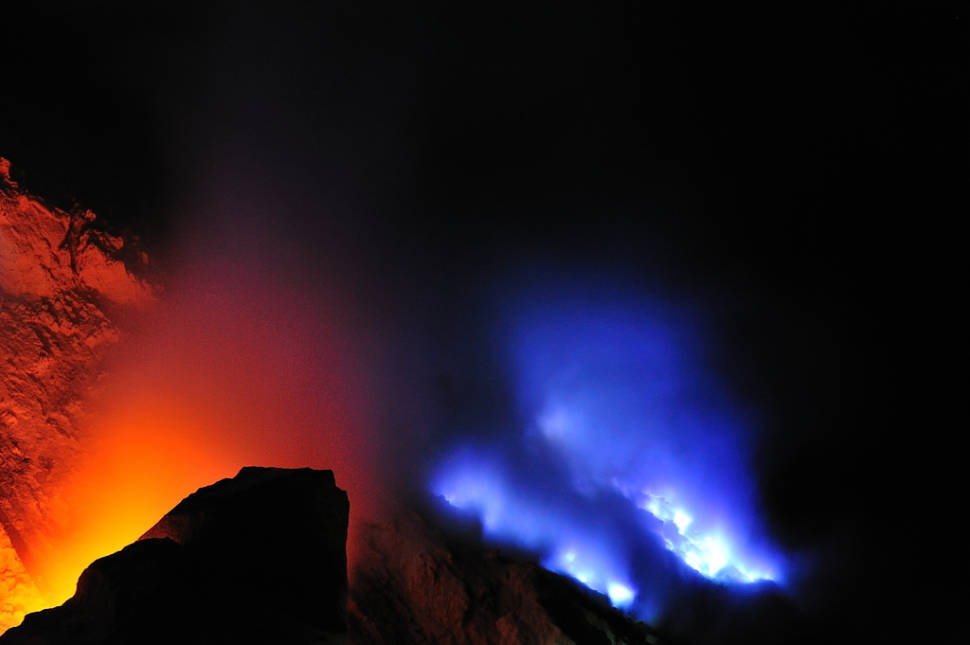 Ijen crater blue flame