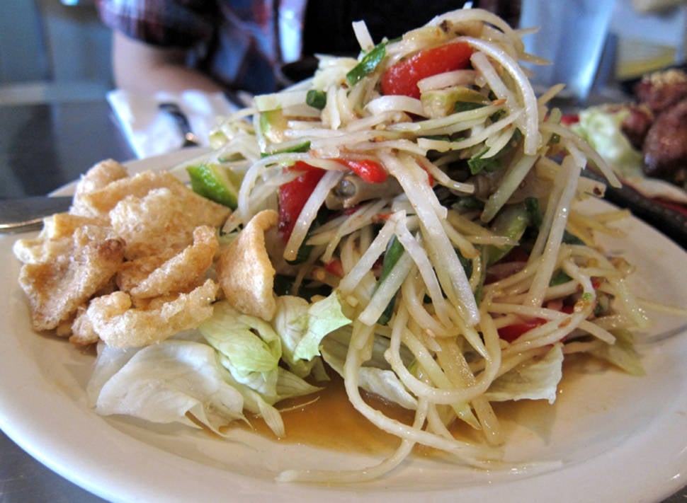 Tam Mak Houng or Papaya Salad in Laos - Best Season